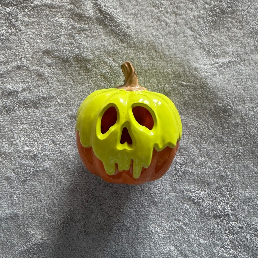 Disney Snow White Poison Apple Light Up Pumpkin Halloween Decoration - AH1516